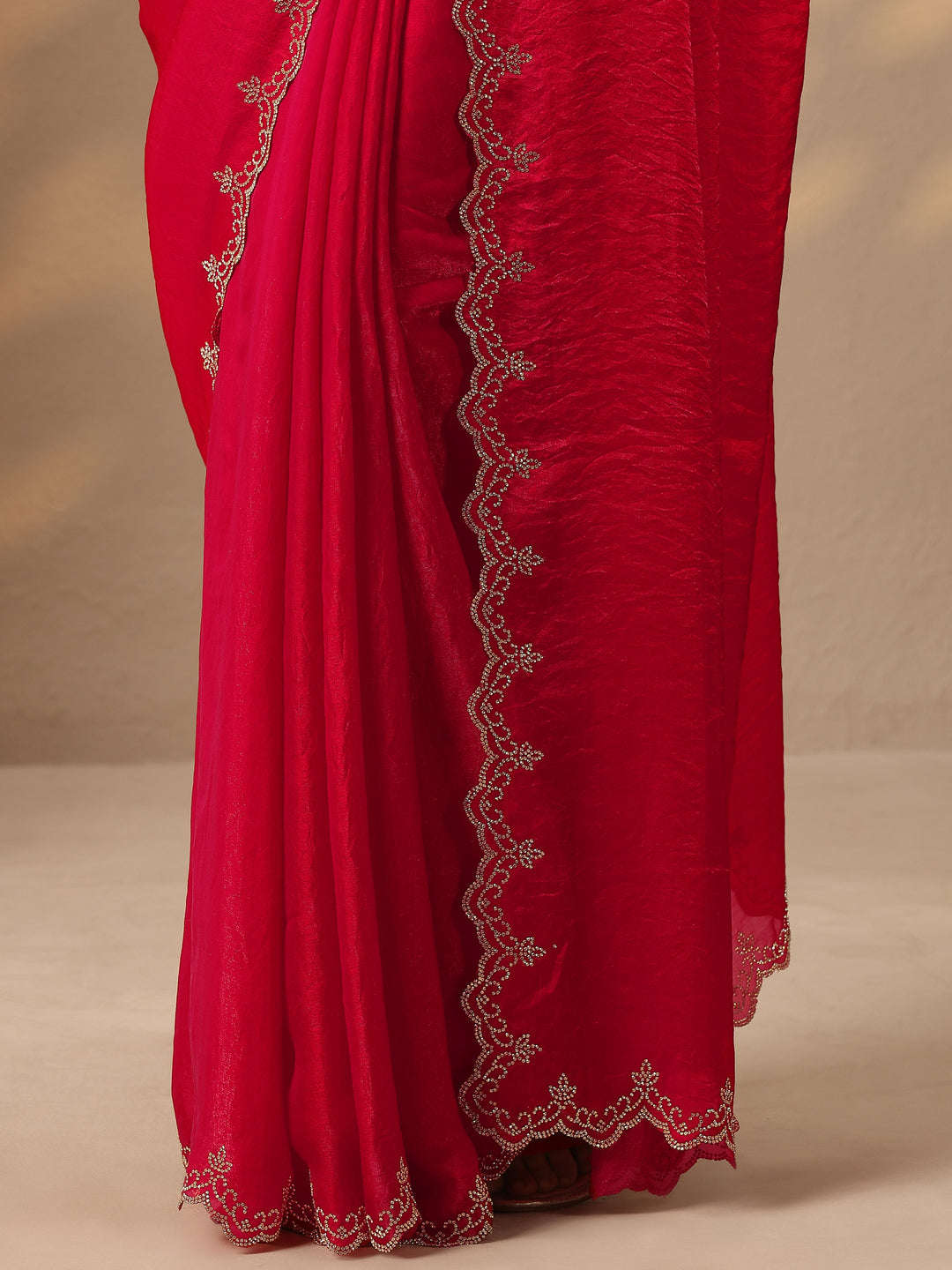 Red Solid Silk Blend Saree With Unstitched Blouse Piece