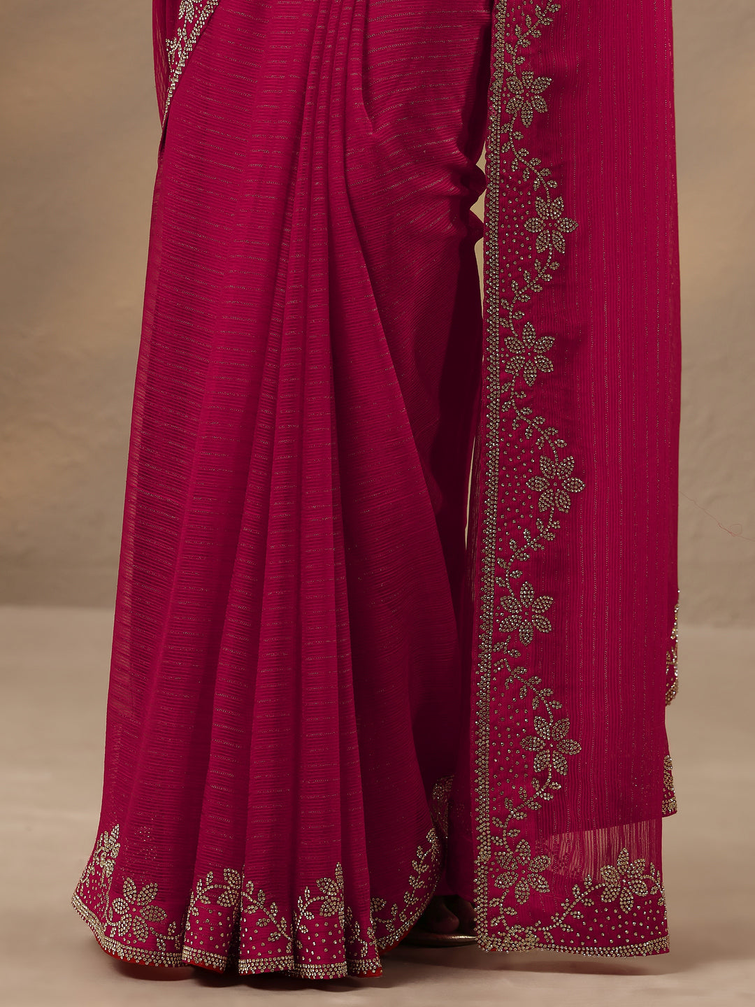 Red Embellished Georgette Saree With Unstitched Blouse Piece