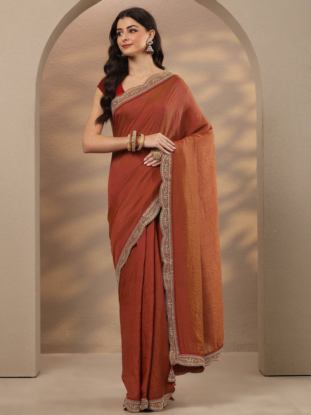 Rust Solid Silk Blend Saree With Unstitched Blouse Piece