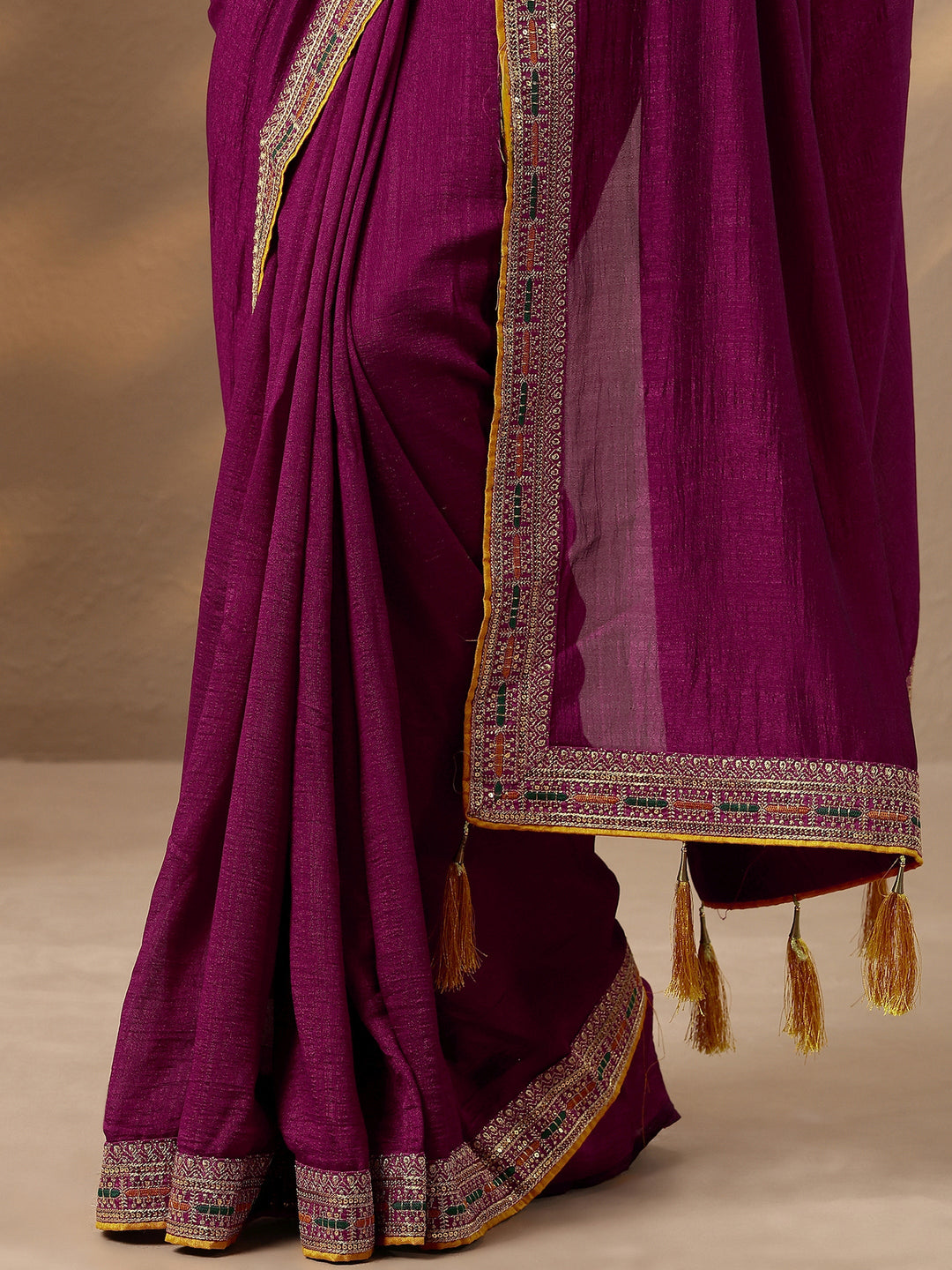 Burgundy Solid Silk Blend Saree With Unstitched Blouse Piece
