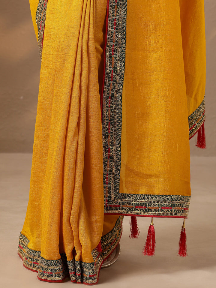 Mustard Solid Silk Blend Saree With Unstitched Blouse Piece