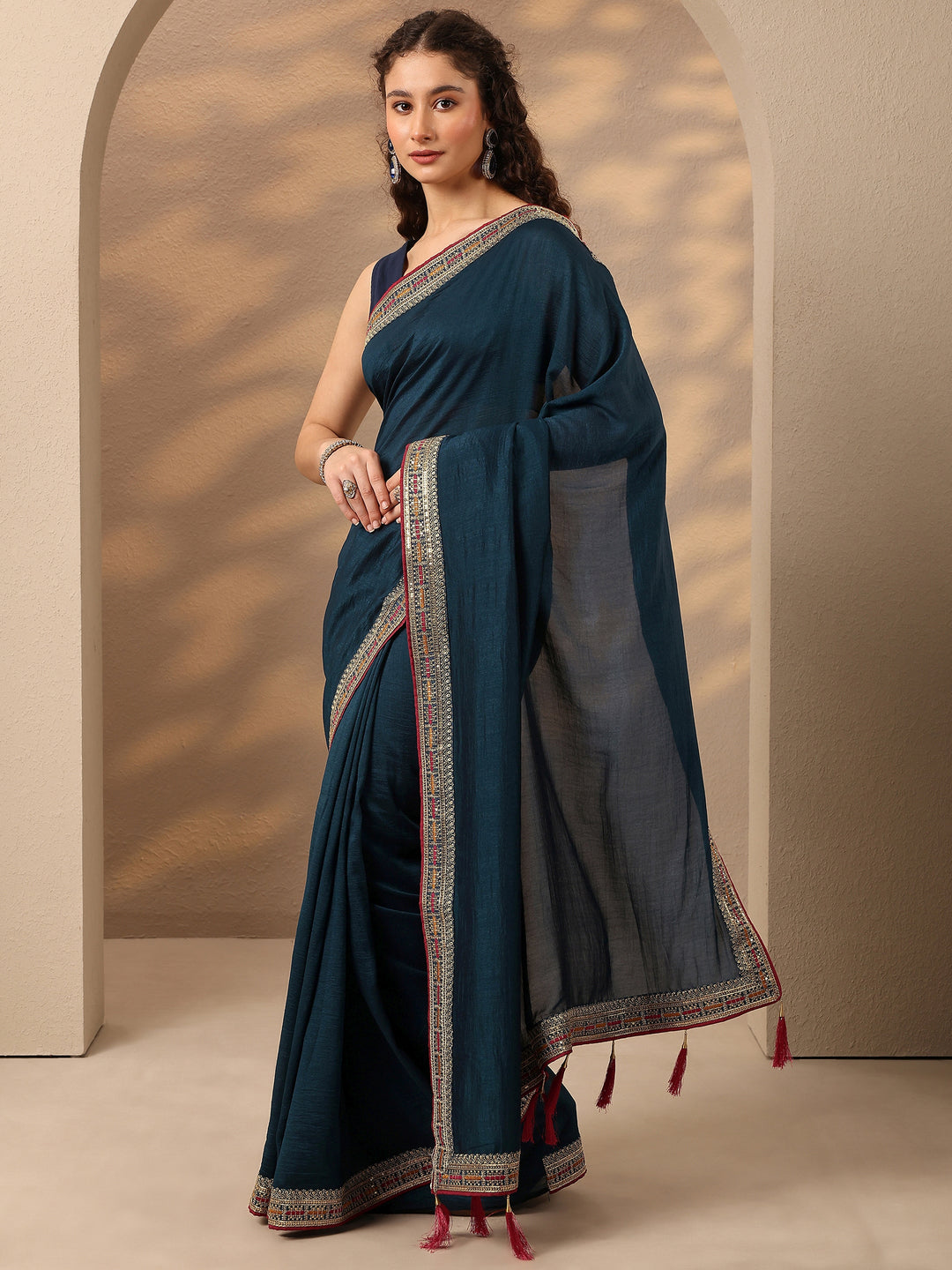 Navy Blue Solid Silk Blend Saree With Unstitched Blouse Piece