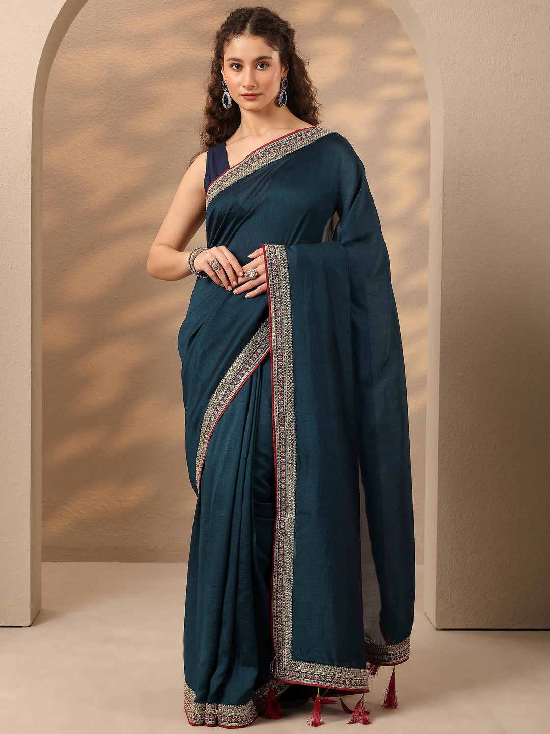 Navy Blue Solid Silk Blend Saree With Unstitched Blouse Piece