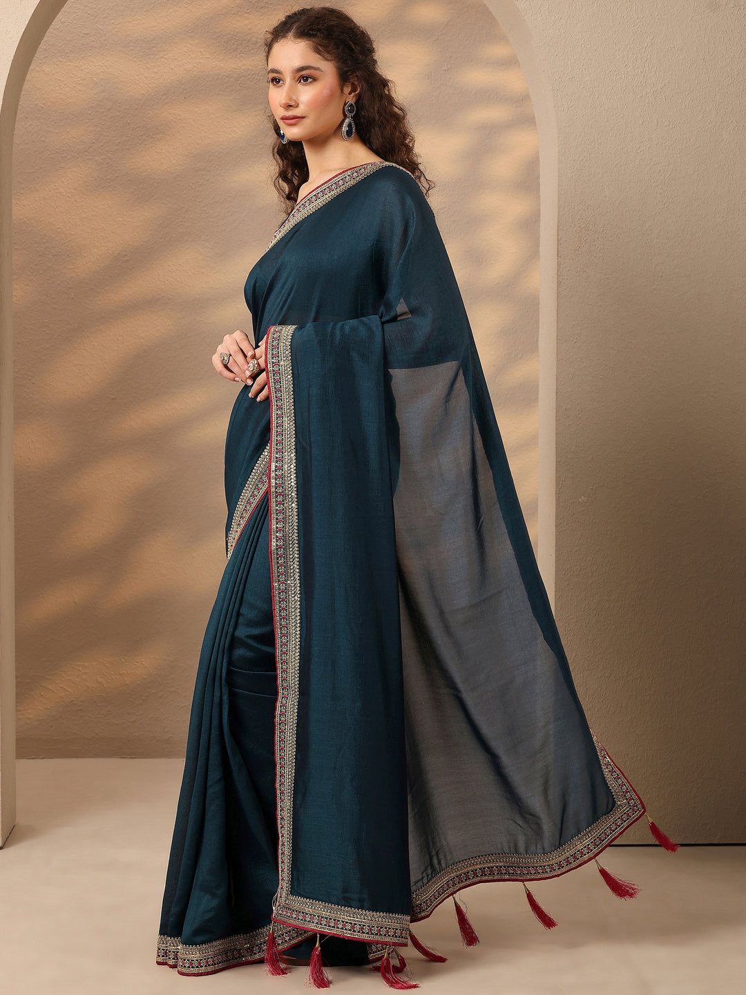 Navy Blue Solid Silk Blend Saree With Unstitched Blouse Piece