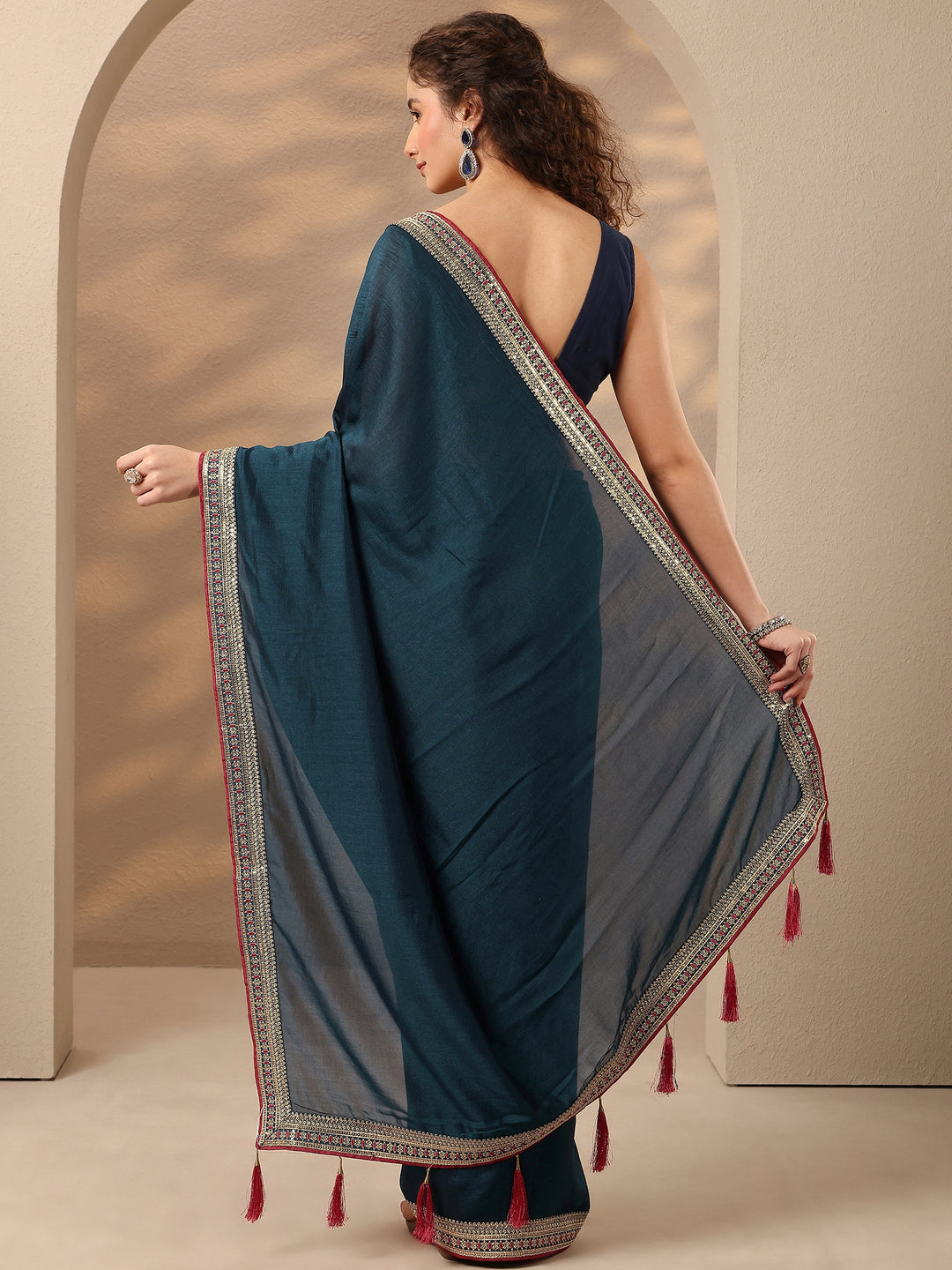Navy Blue Solid Silk Blend Saree With Unstitched Blouse Piece