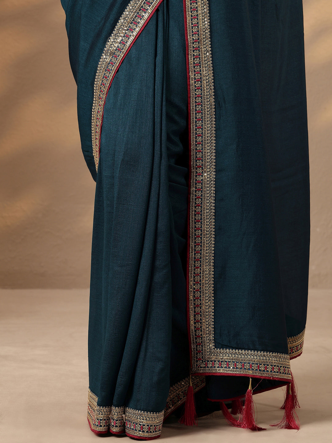 Navy Blue Solid Silk Blend Saree With Unstitched Blouse Piece