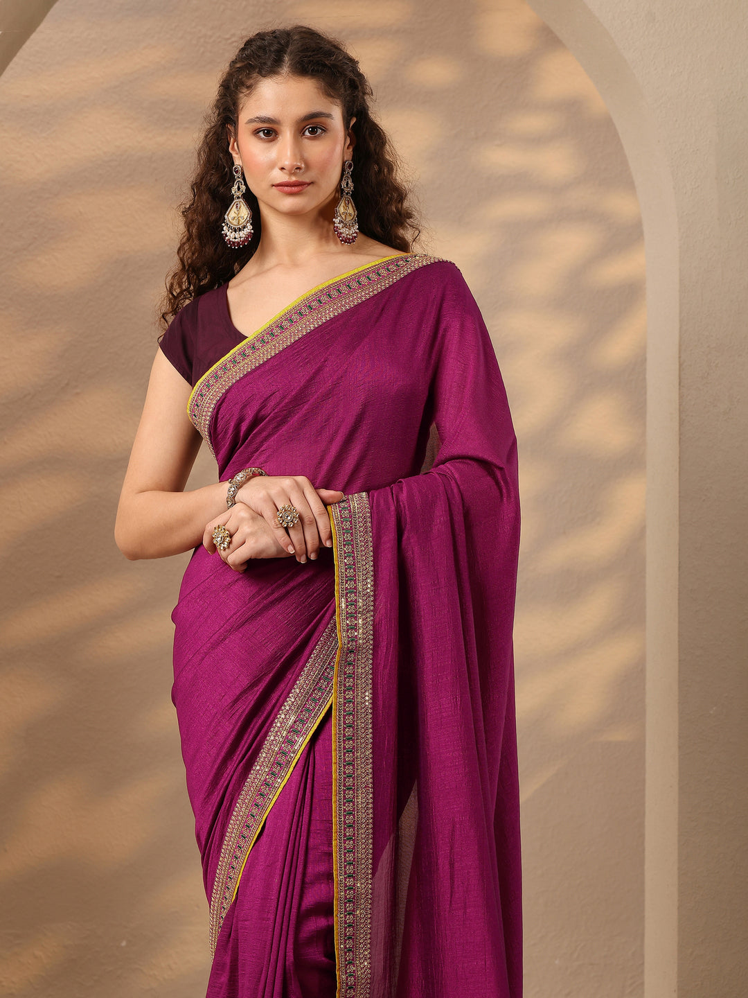 Magenta Solid Silk Blend Saree With Unstitched Blouse Piece