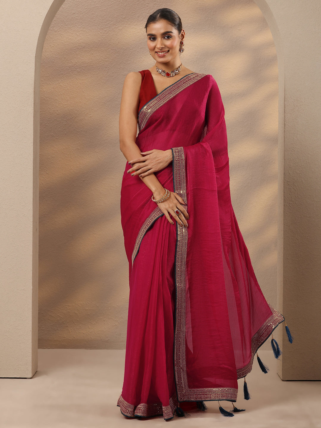 Pink Solid Silk Blend Saree With Unstitched Blouse Piece