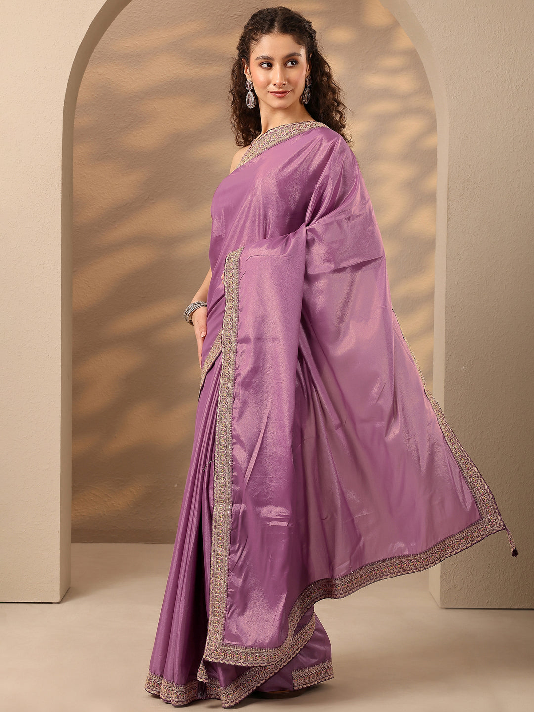 Lavender Solid Silk Blend Saree With Unstitched Blouse Piece