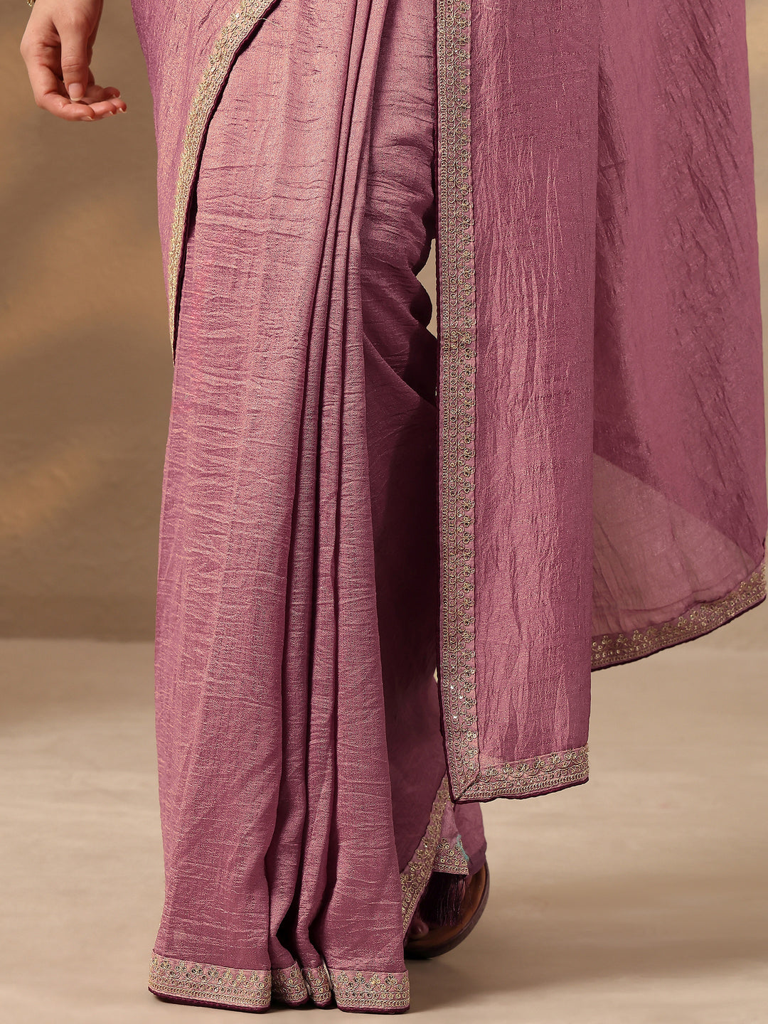 Mauve Solid Silk Blend Saree With Unstitched Blouse Piece