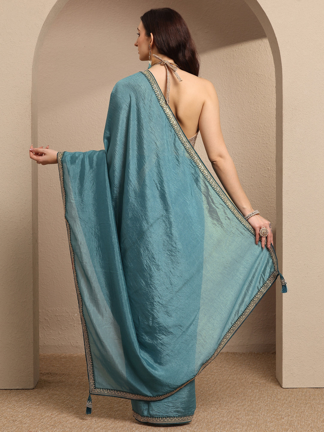 Blue Solid Silk Blend Saree With Unstitched Blouse Piece