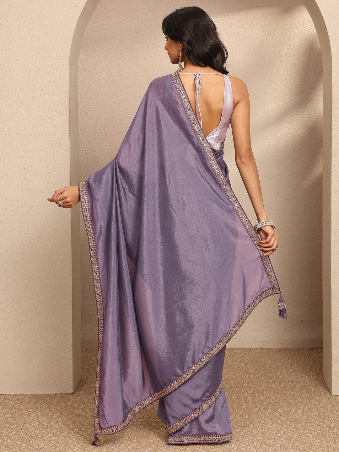 Lavender Solid Silk Blend Saree With Unstitched Blouse Piece