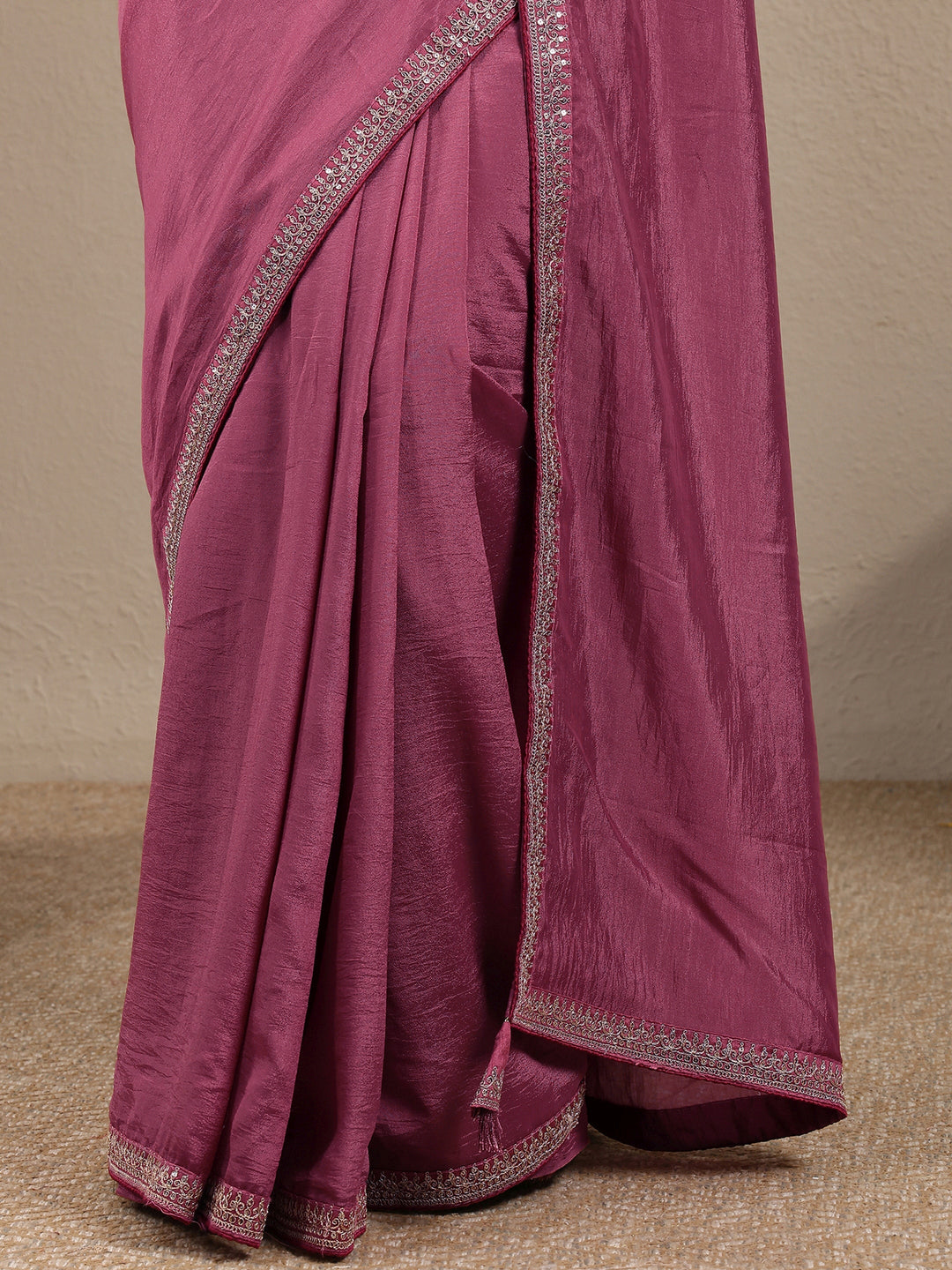 Peach Solid Silk Blend Saree With Unstitched Blouse Piece