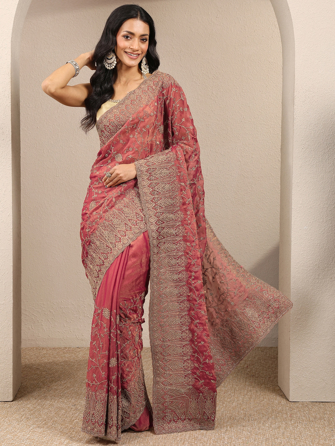 Peach Embroidered Silk Blend Saree With Unstitched Blouse Piece