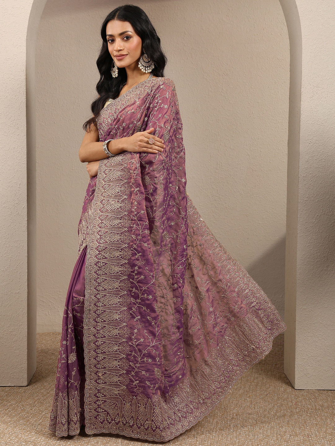 Purple Embroidered Silk Blend Saree With Unstitched Blouse Piece