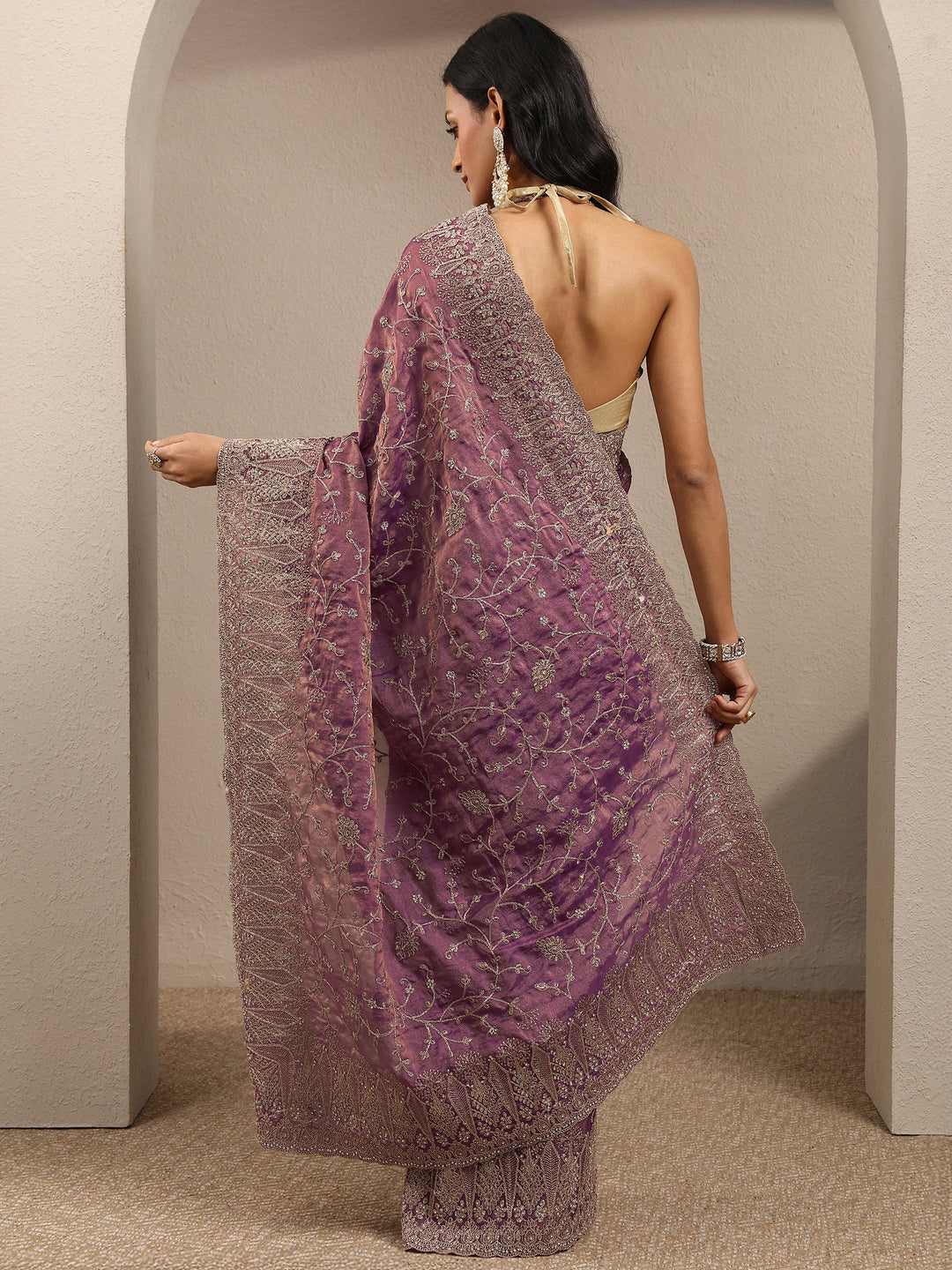 Purple Embroidered Silk Blend Saree With Unstitched Blouse Piece