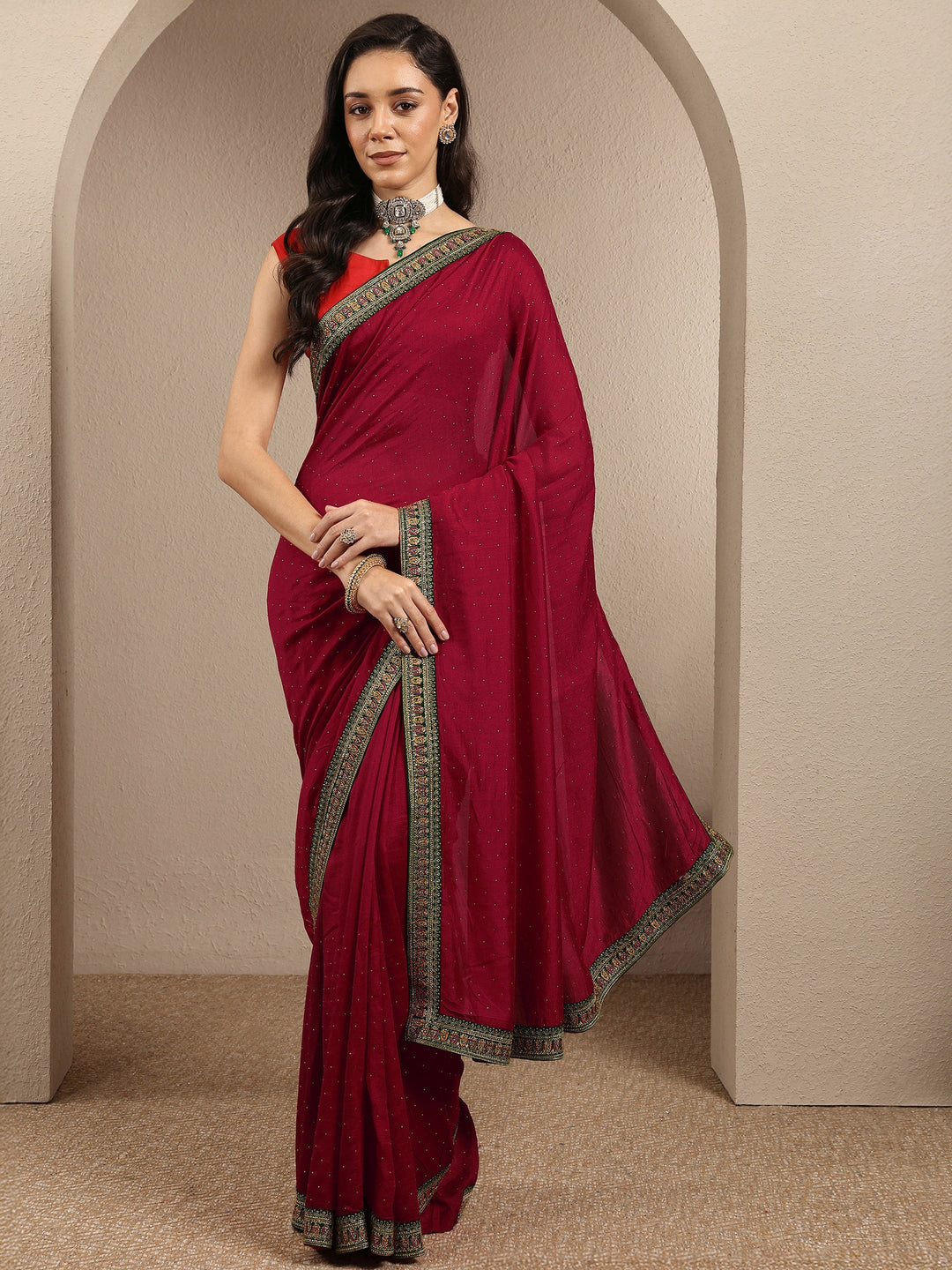 Red Embellished Silk Blend Saree With Unstitched Blouse Piece