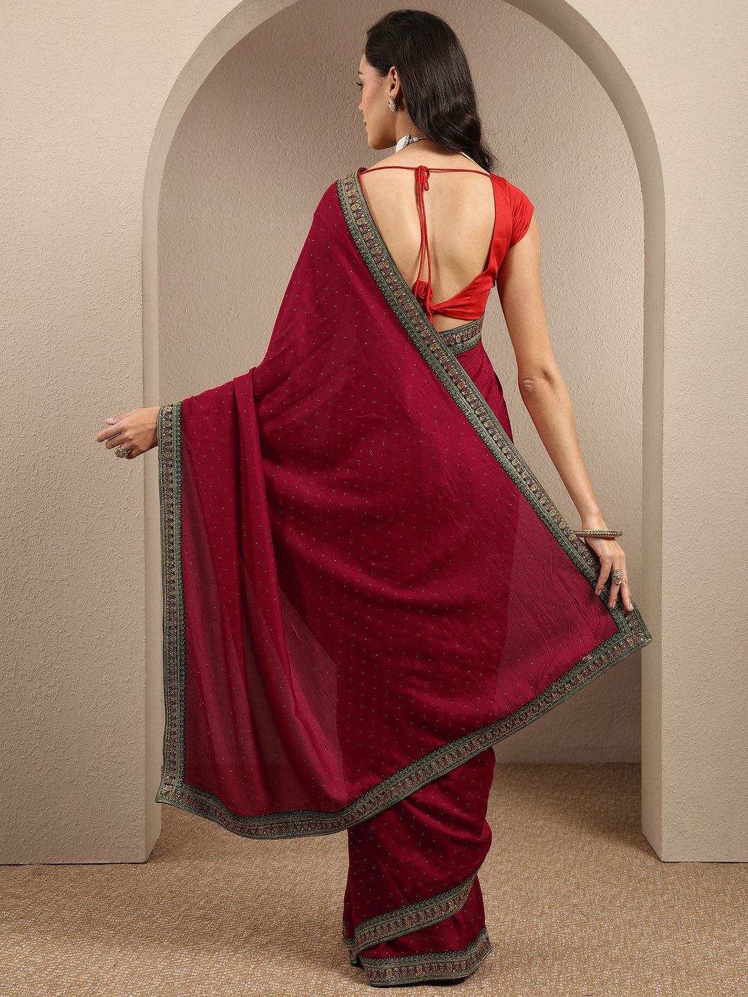 Red Embellished Silk Blend Saree With Unstitched Blouse Piece