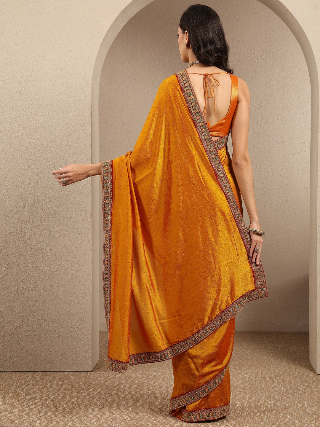 Mustard Embellished Silk Blend Saree With Unstitched Blouse Piece