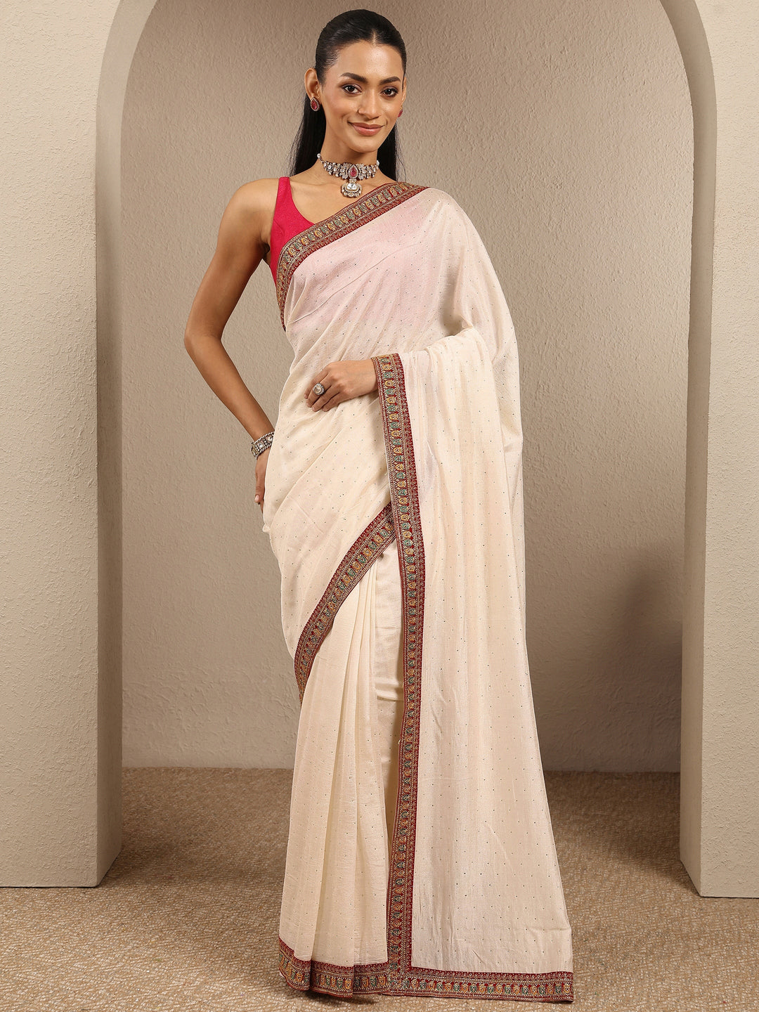 Off White Embellished Silk Blend Saree With Unstitched Blouse Piece