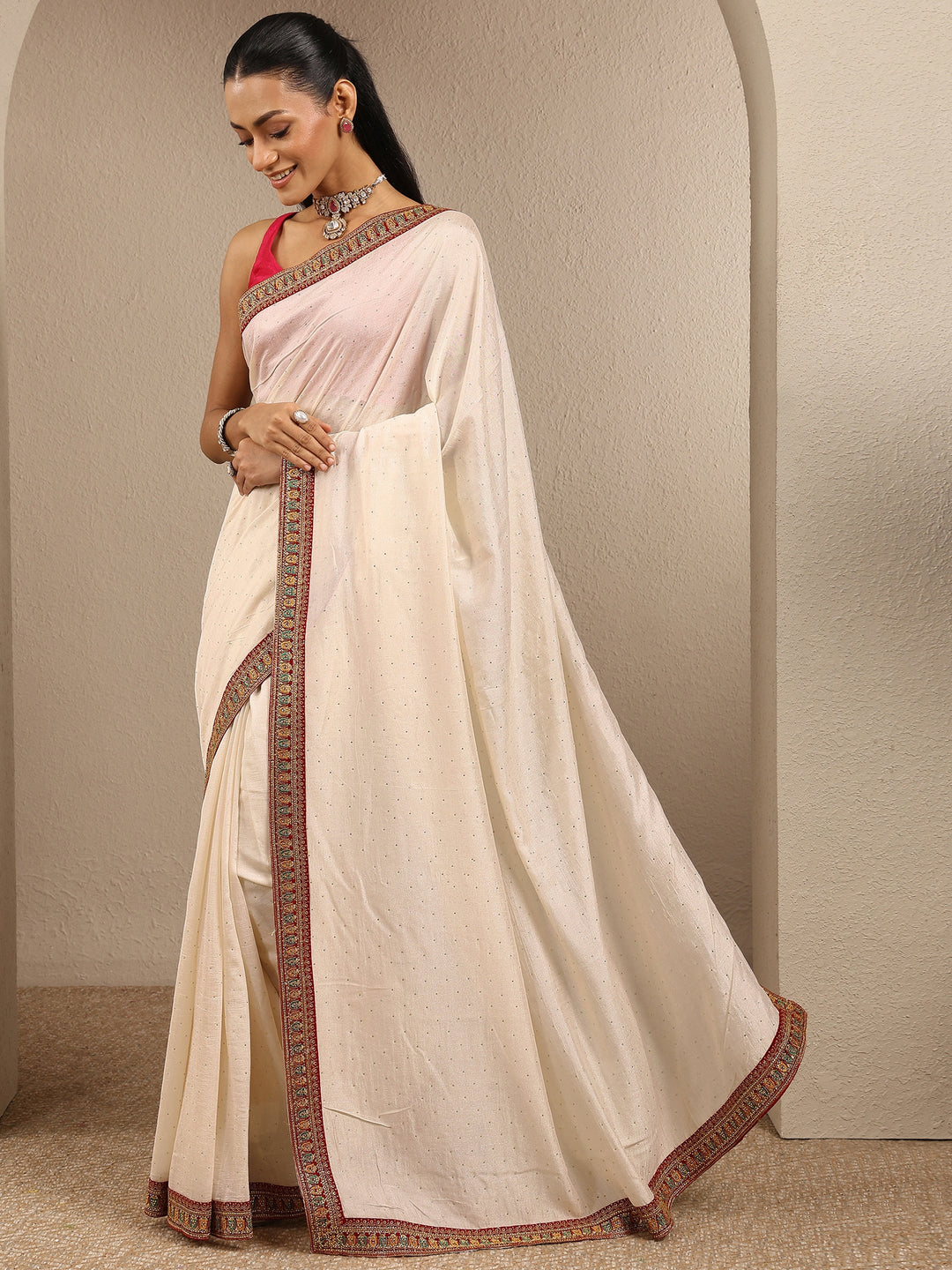 Off White Embellished Silk Blend Saree With Unstitched Blouse Piece