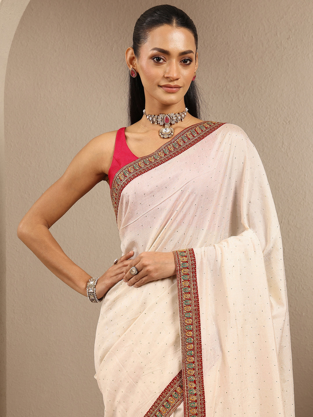 Off White Embellished Silk Blend Saree With Unstitched Blouse Piece