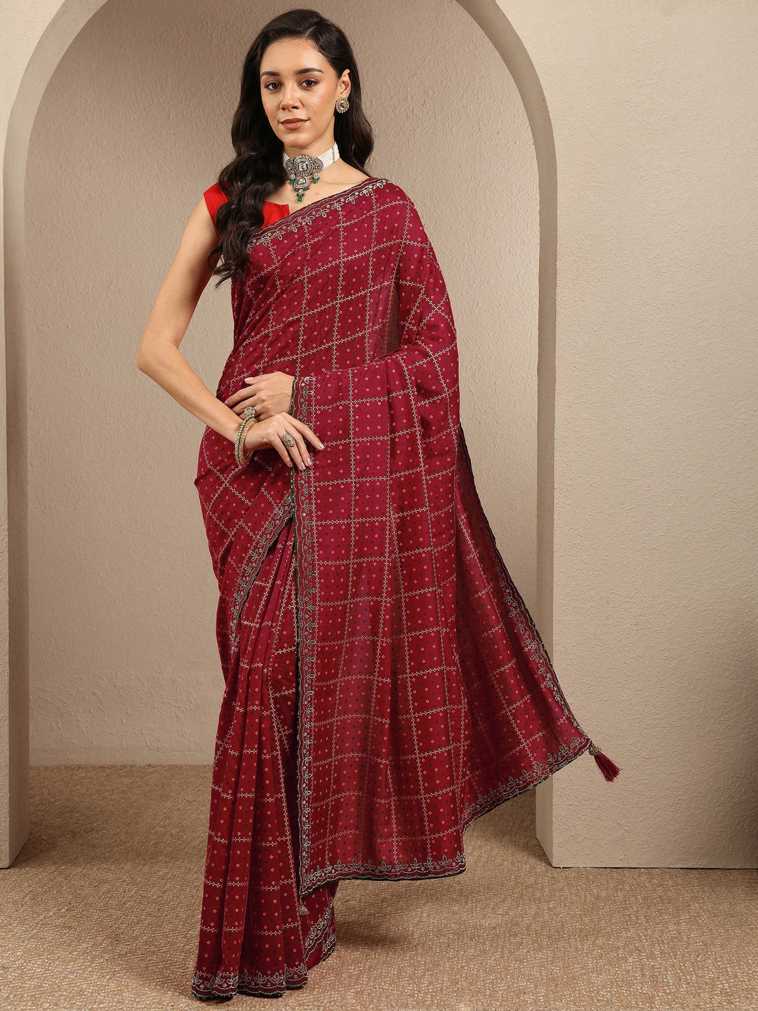 Red Bandhani Printed Silk Blend Saree With Unstitched Blouse Piece