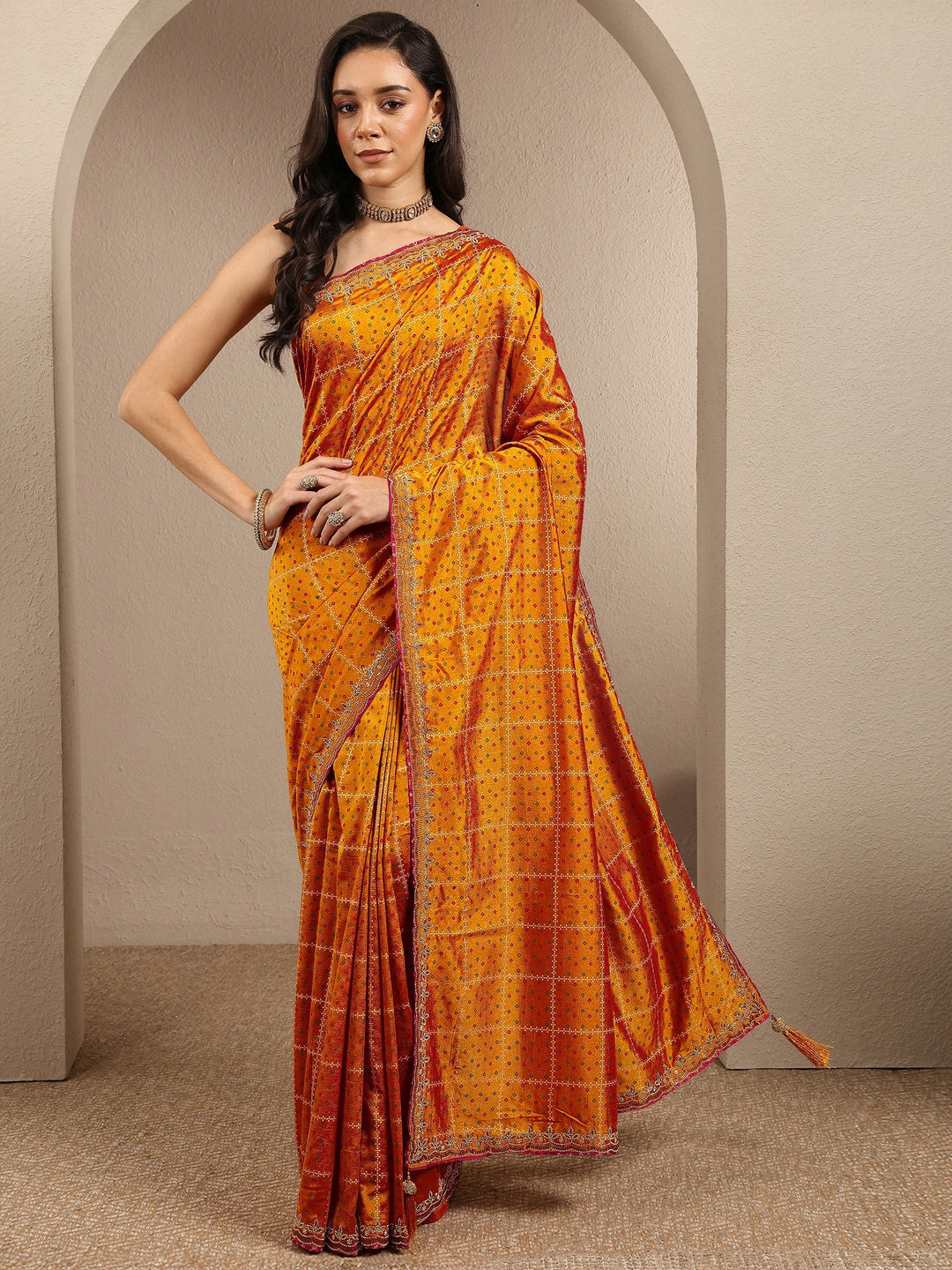 Mustard Bandhani Printed Silk Blend Saree With Unstitched Blouse Piece