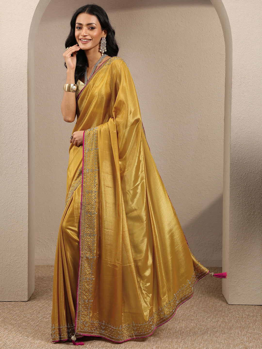 Mustard Solid Silk Blend Saree With Unstitched Blouse Piece