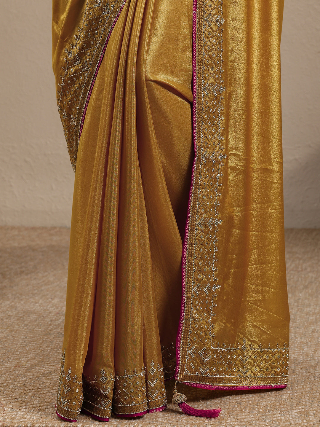 Mustard Solid Silk Blend Saree With Unstitched Blouse Piece