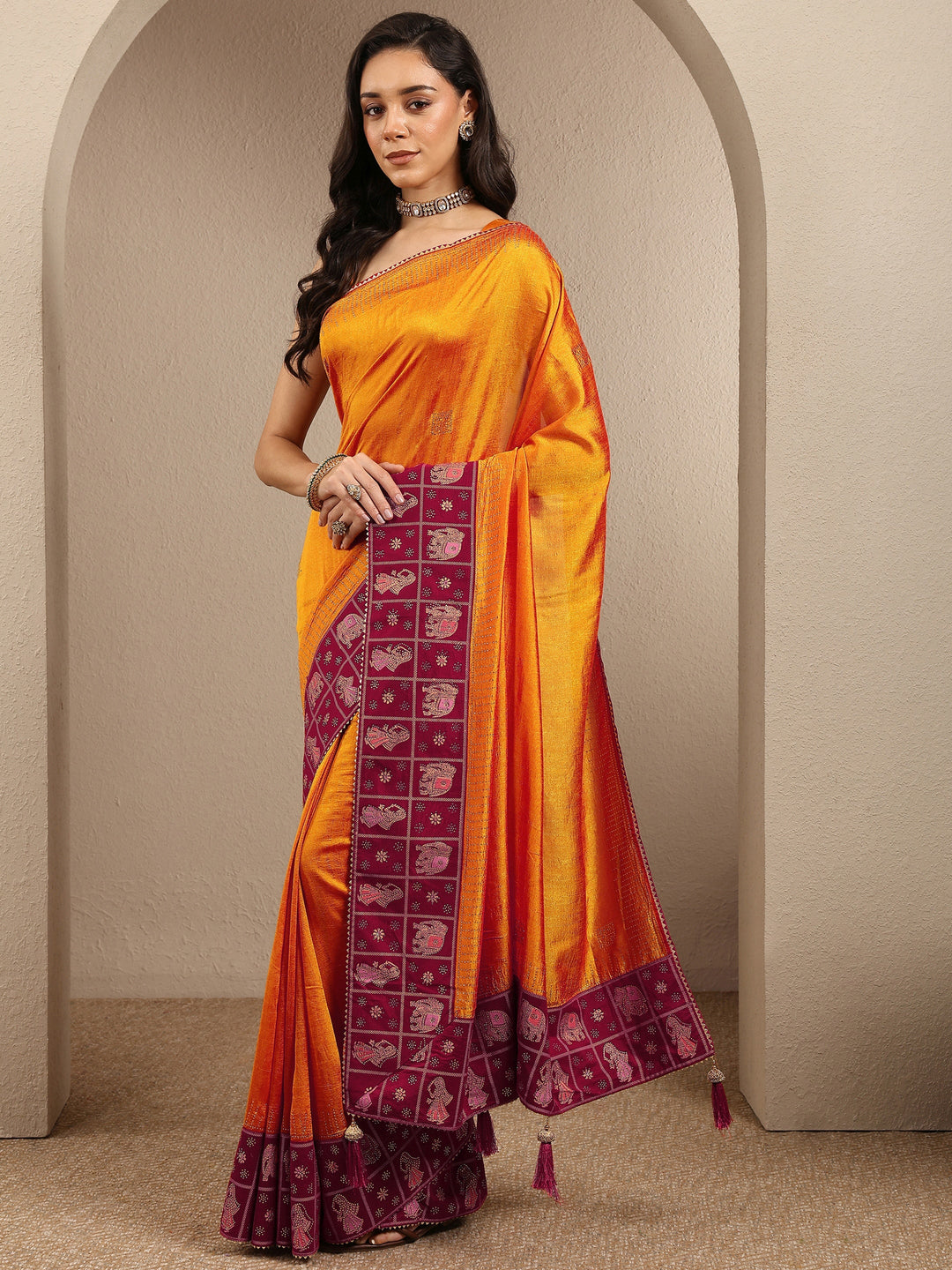 Mustard Embellished Silk Blend Saree With Unstitched Blouse Piece