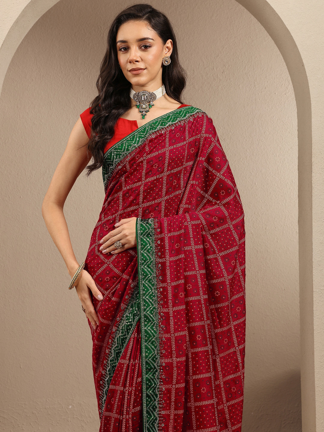 Red Bandhani Printed Silk Blend Saree With Unstitched Blouse Piece