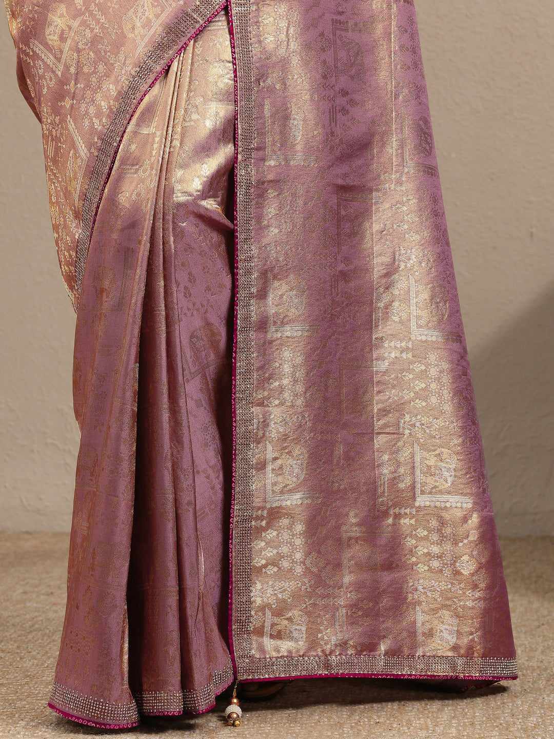 Lavender Woven Design Banarsi Silk Blend Saree With Unstitched Blouse Piece