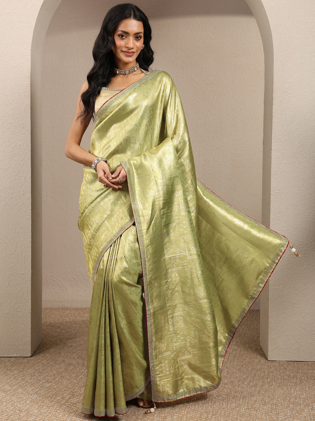 Green Woven Design Silk Blend Saree With Unstitched Blouse Piece
