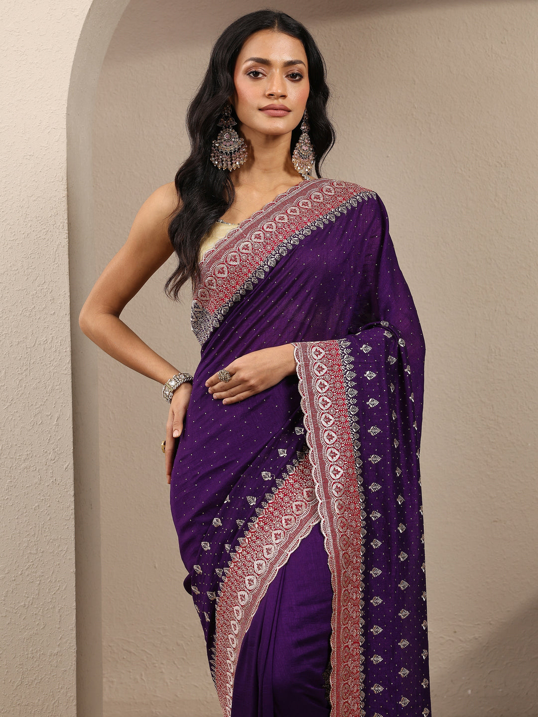 Purple Embellished Silk Blend Saree With Unstitched Blouse Piece