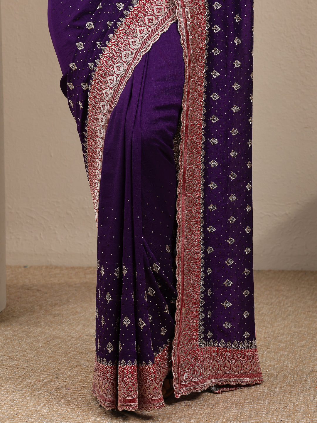 Purple Embellished Silk Blend Saree With Unstitched Blouse Piece