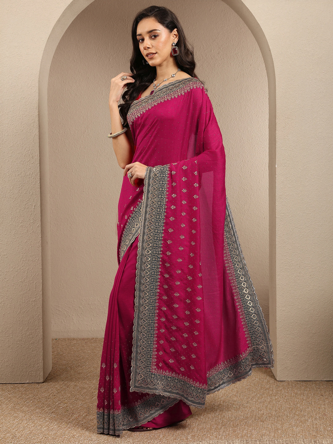 Pink Embellished Silk Blend Saree With Unstitched Blouse Piece