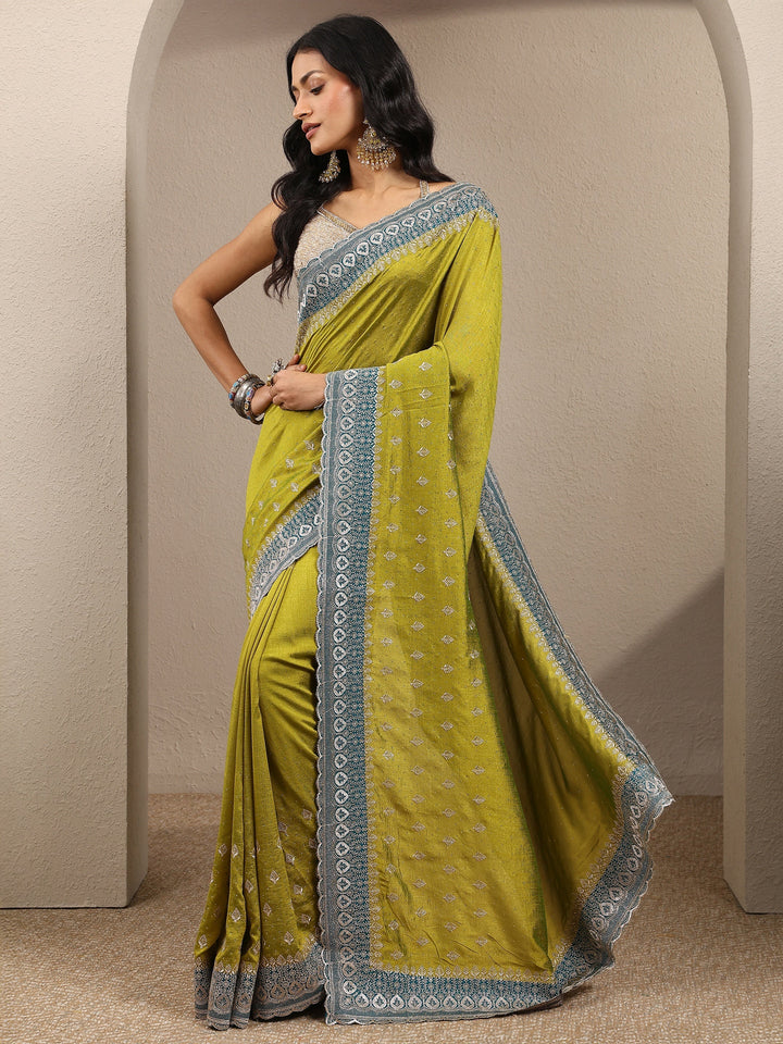 Green Embellished Silk Blend Saree With Unstitched Blouse Piece