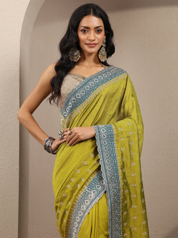 Green Embellished Silk Blend Saree With Unstitched Blouse Piece