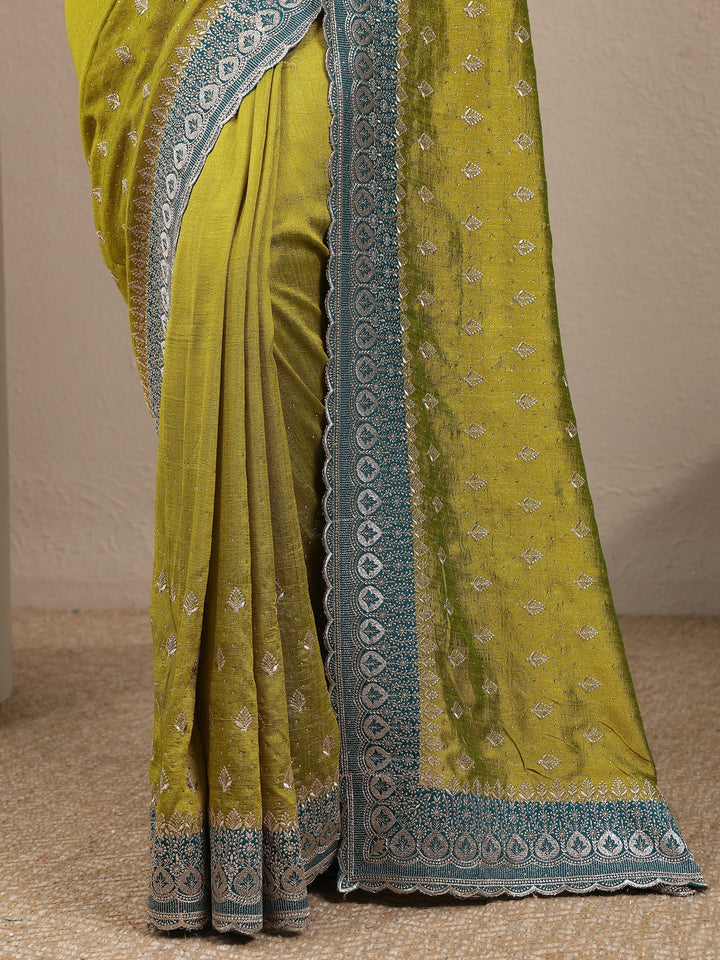 Green Embellished Silk Blend Saree With Unstitched Blouse Piece