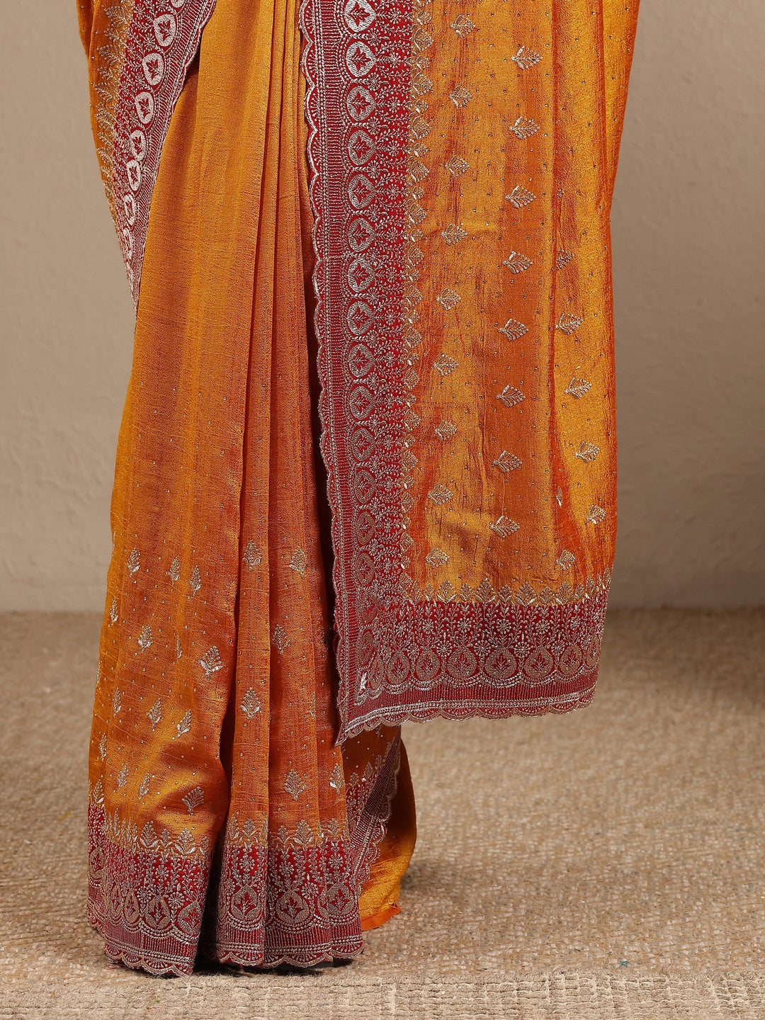 Mustard Embellished Silk Blend Saree With Unstitched Blouse Piece