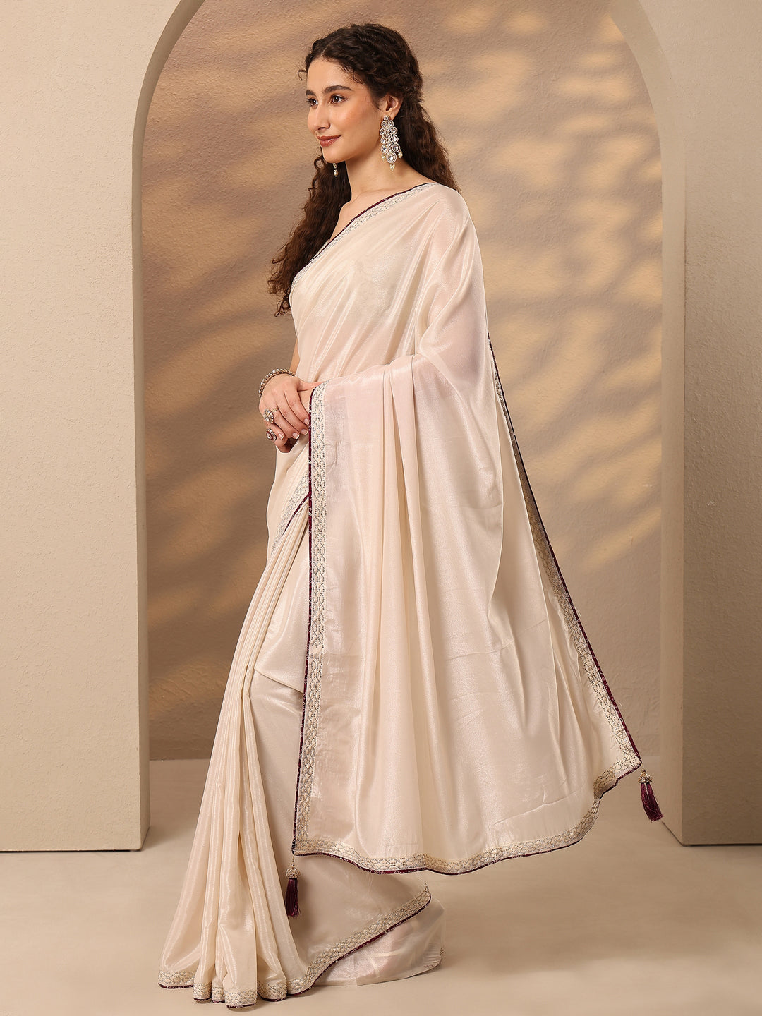 Cream Solid Silk Blend Saree With Unstitched Blouse Piece