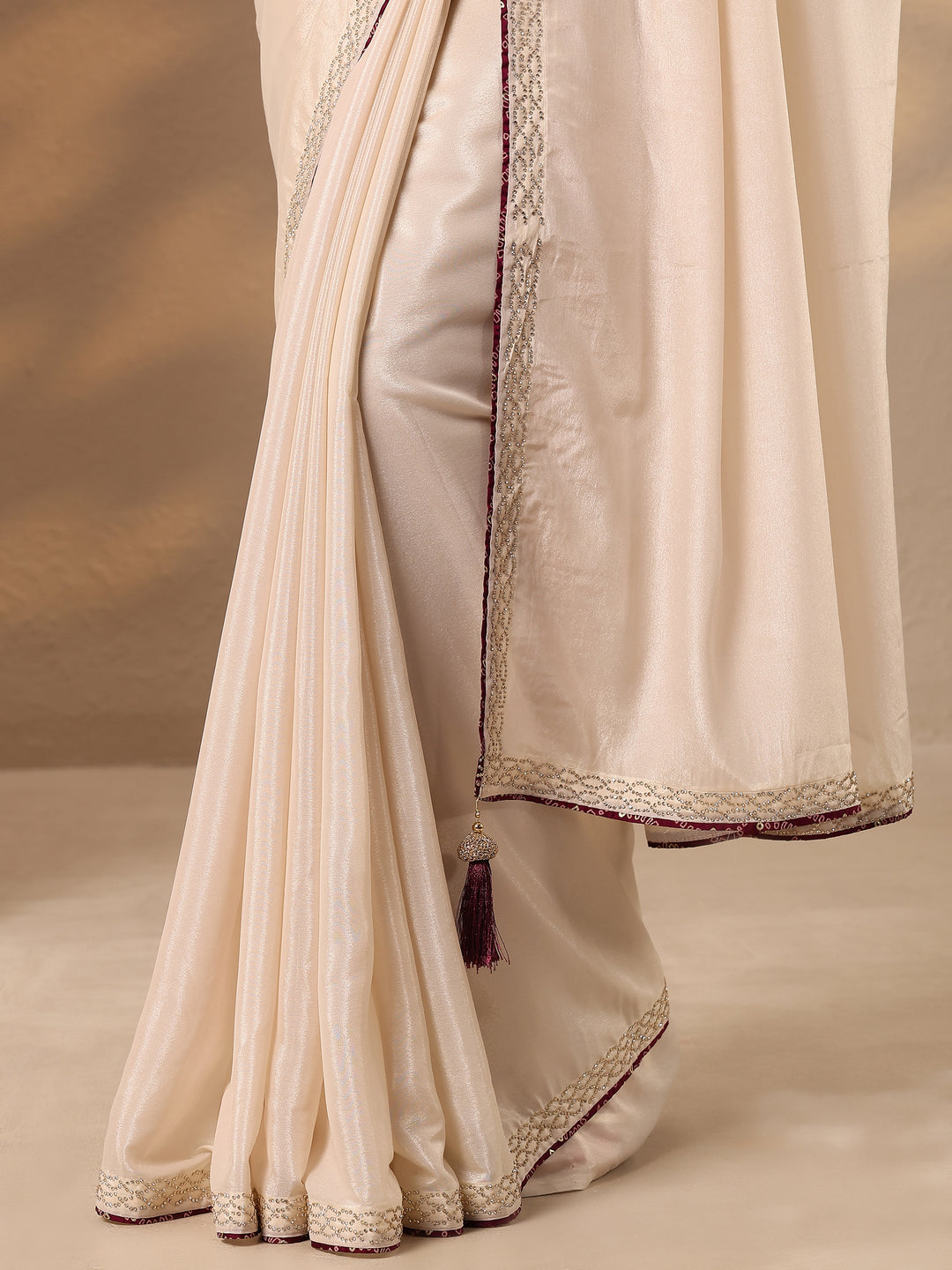 Cream Solid Silk Blend Saree With Unstitched Blouse Piece