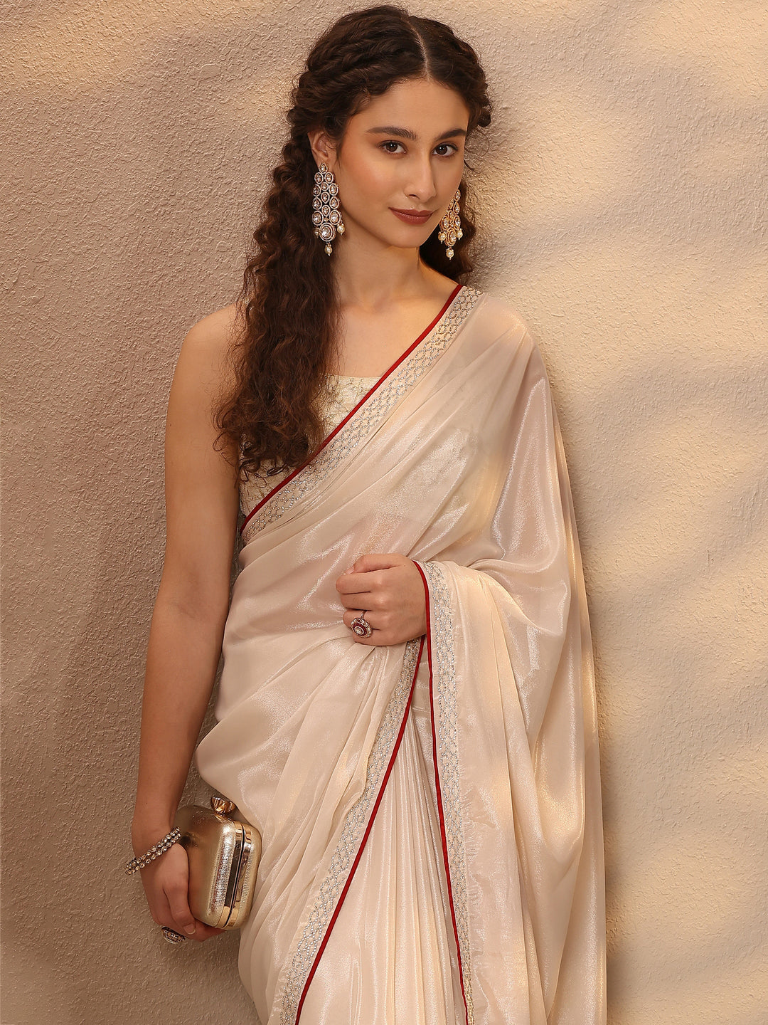 Cream Solid Silk Blend Saree With Unstitched Blouse Piece