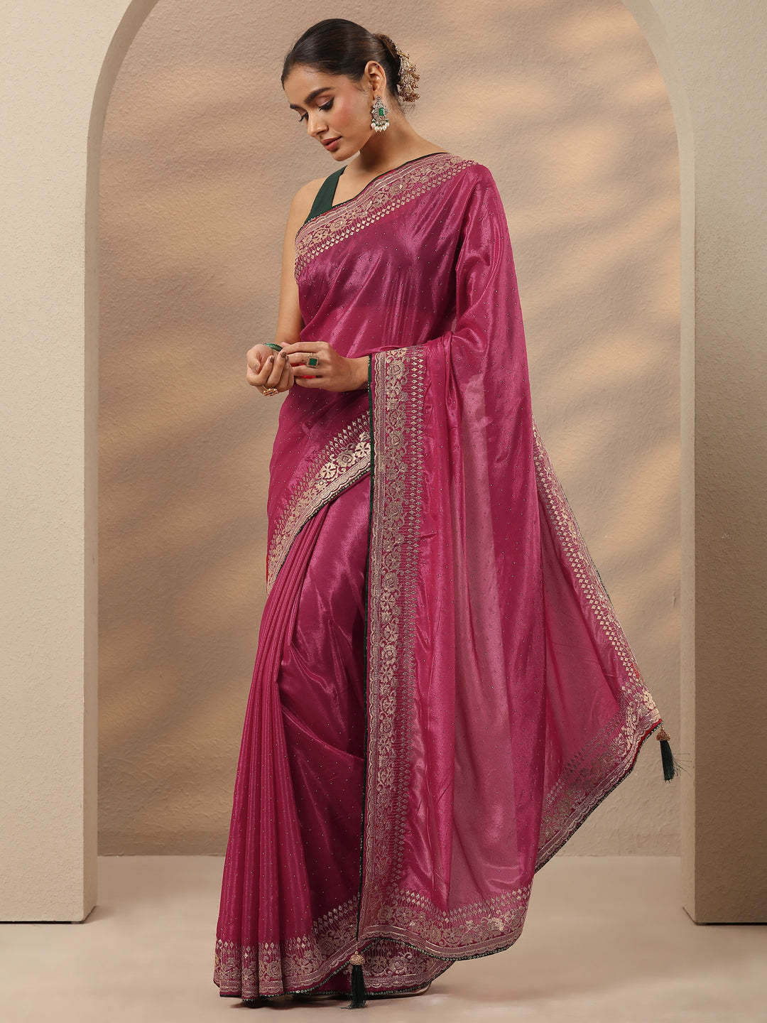 Pink Embellished Silk Blend Saree With Unstitched Blouse Piece