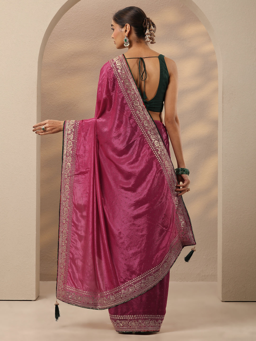 Pink Embellished Silk Blend Saree With Unstitched Blouse Piece