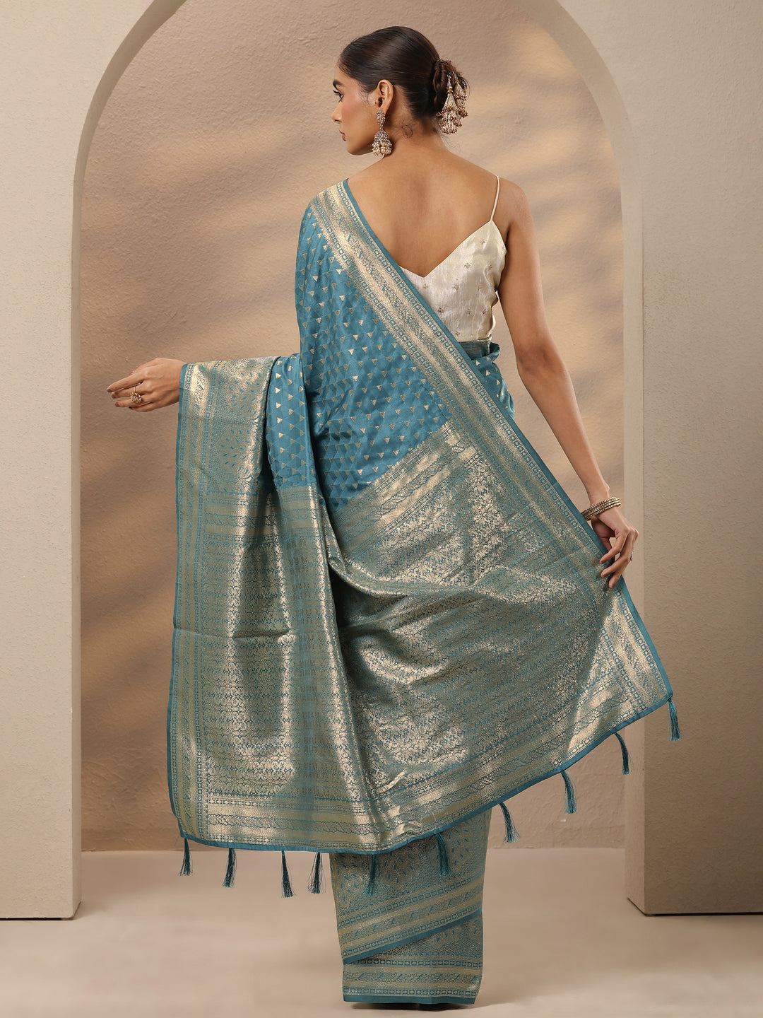 Blue Woven Design Silk Blend Saree With Unstitched Blouse Piece