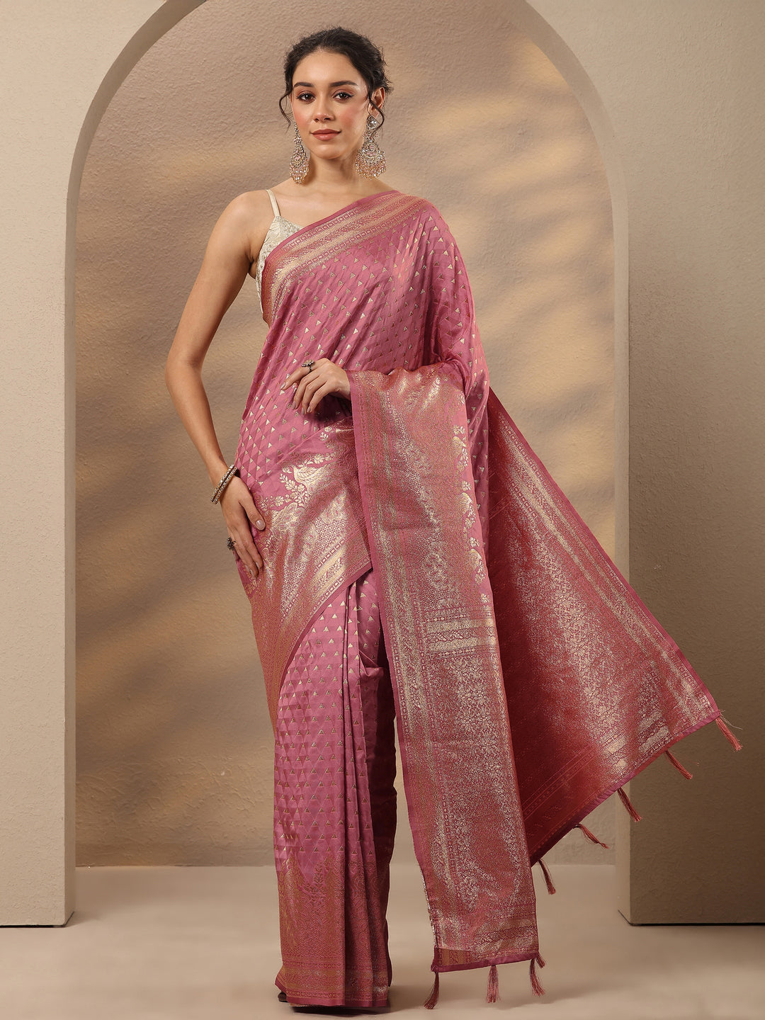 Peach Woven Design Silk Blend Saree With Unstitched Blouse Piece
