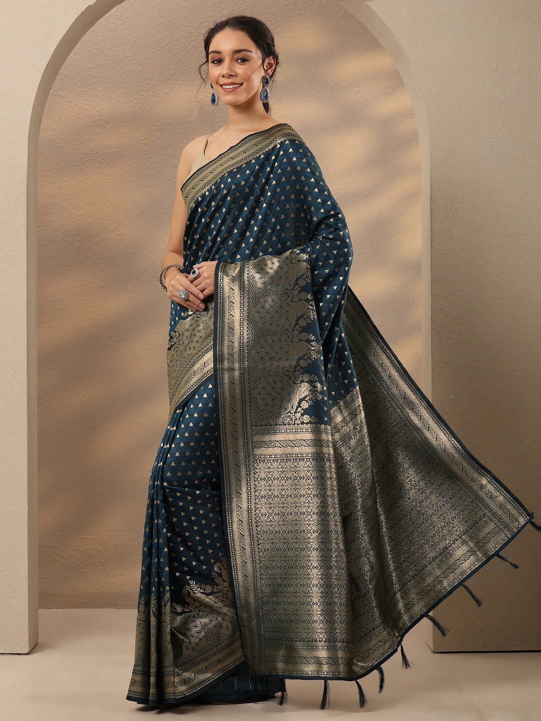 Blue Woven Design Silk Blend Saree With Unstitched Blouse Piece