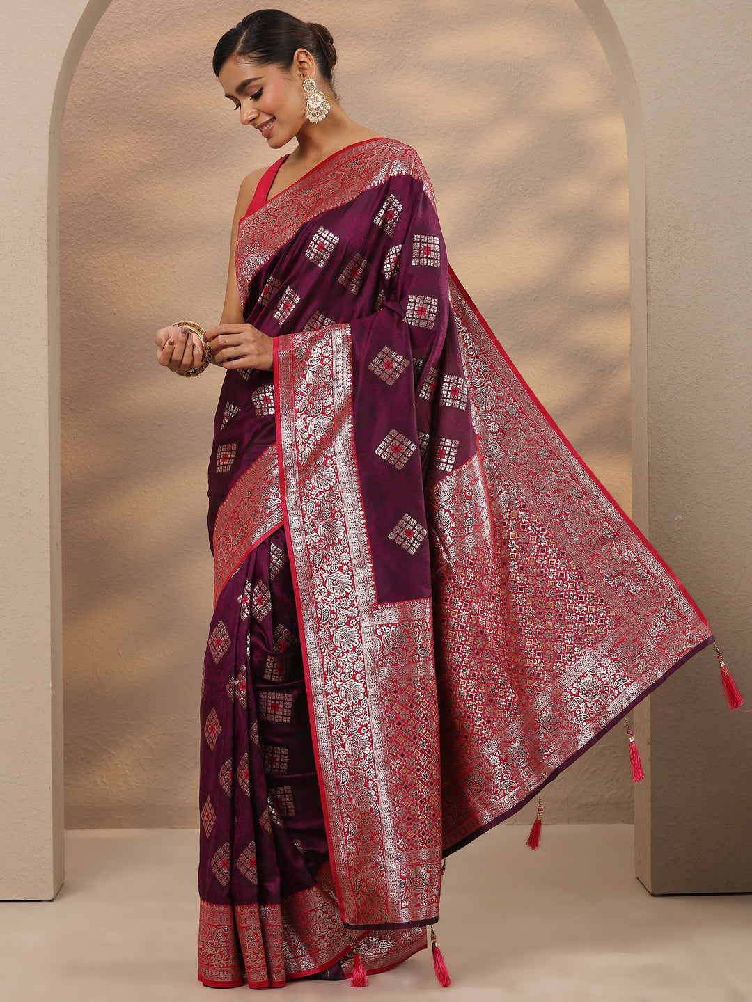 Burgundy Geometric Woven Design Silk Blend Saree With Unstitched Blouse Piece